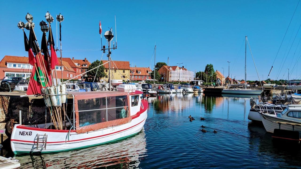 Harbour Sleep Motell Neksø Exteriör bild